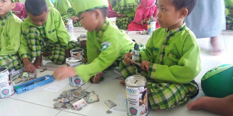CELENGAN ANAK BAWEAN UNTUK PENA BANGSA