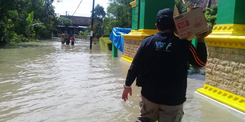 BANJIR MELANDA DI 15 KABUPATEN DI JAWA TIMUR, LEBIH DARI 12.495 KK TERDAMPAK BANJIR | YDSF