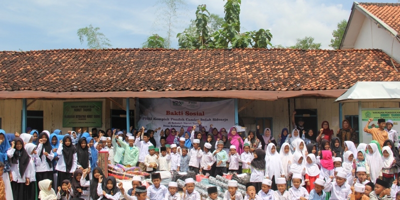YDSF Sidoarjo bersama PHBI Pondok Candra Indah Adakan Baksos di Sekolah Sampang Madura