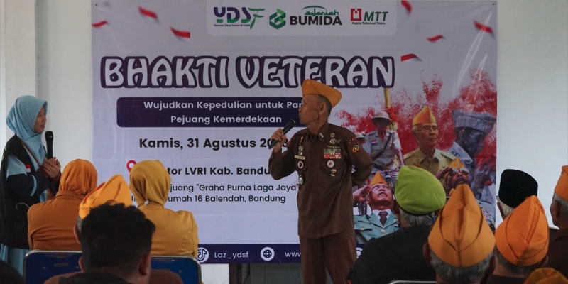 Peduli Mantan Pejuang, YDSF Beri Santunan dan Paket Sembako